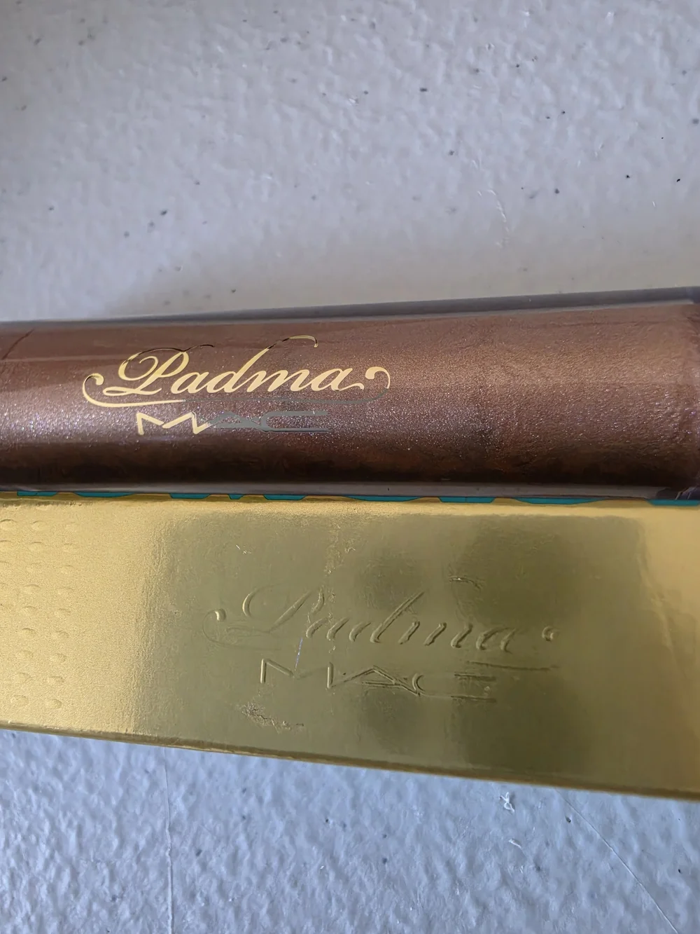 LIMITED EDITION MAC × Padma Lakshmi Cremesheen Glass- 